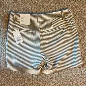 A new day - Chino shorts